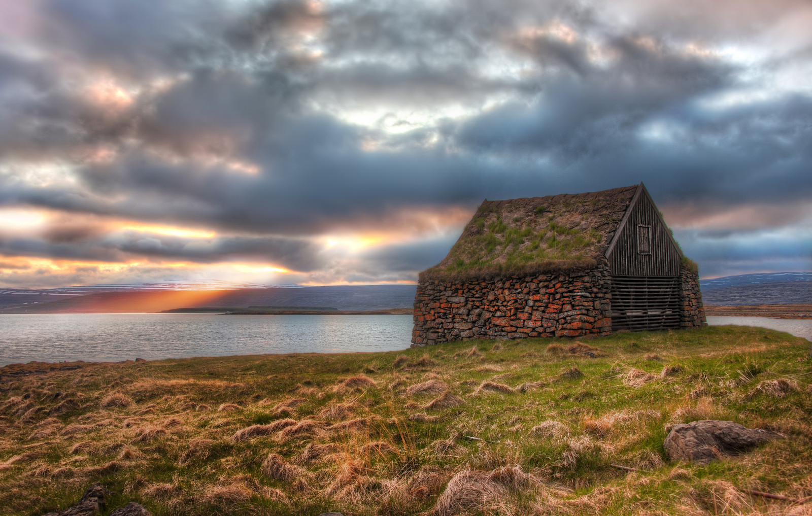 Stone-Hut-in-Morning-X3.jpg