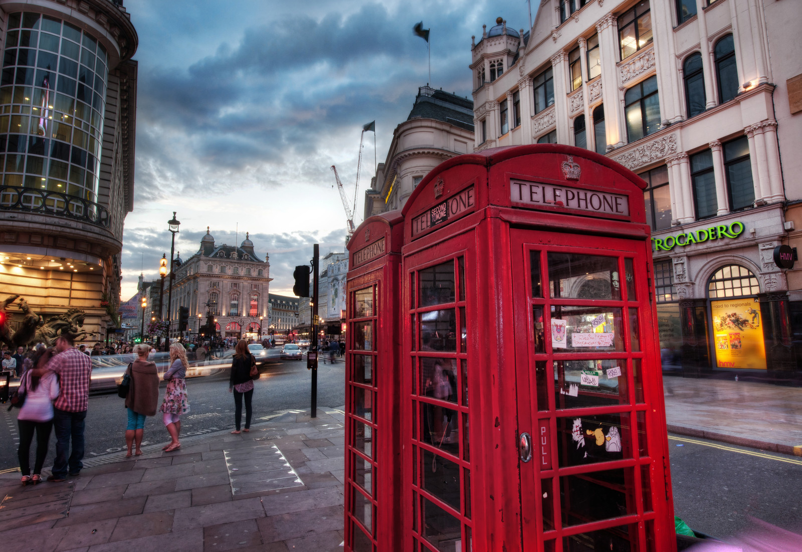 Telephone-Picadilly-X3.jpg