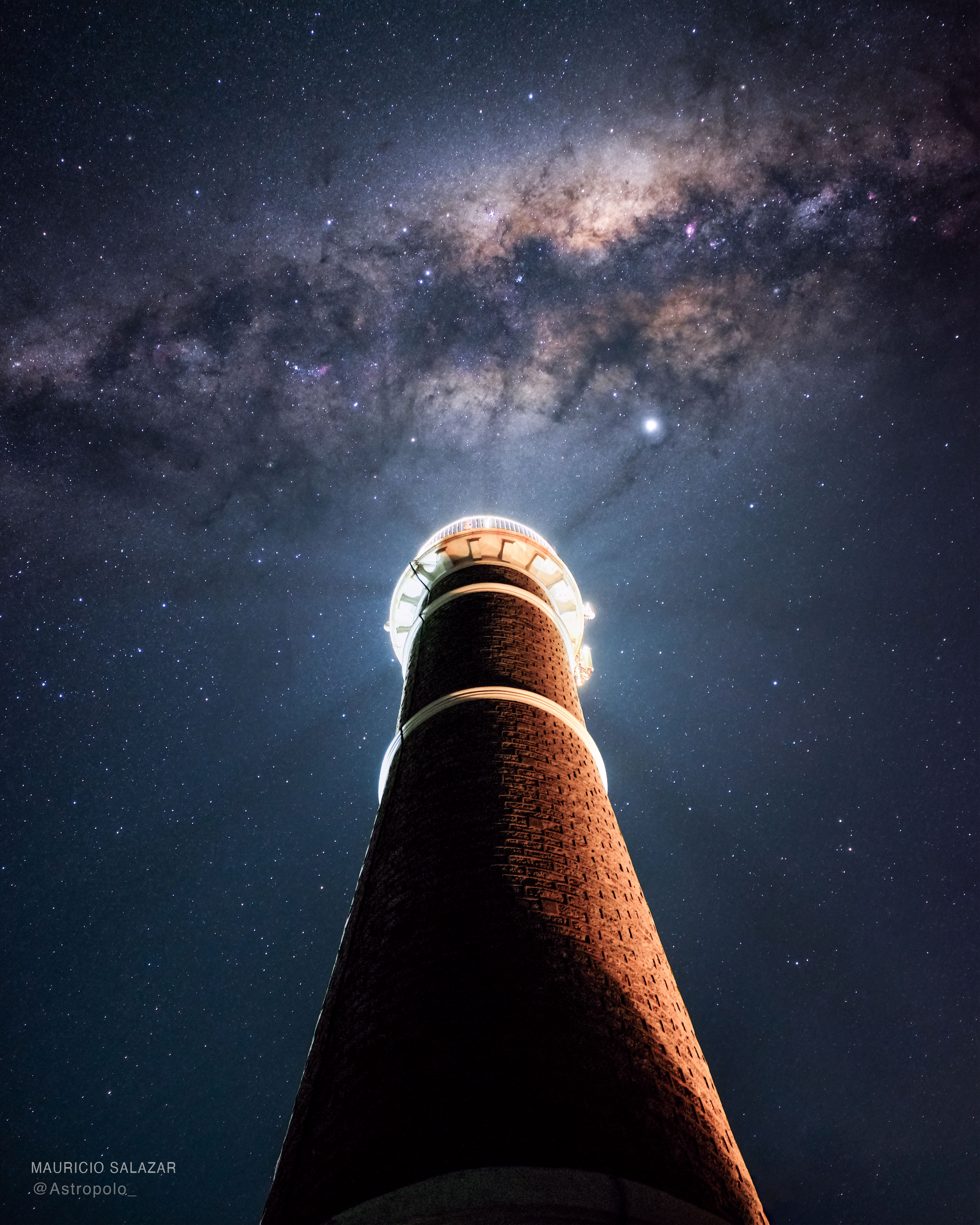 LighthouseMilkyWay_Salazar_3892.jpg