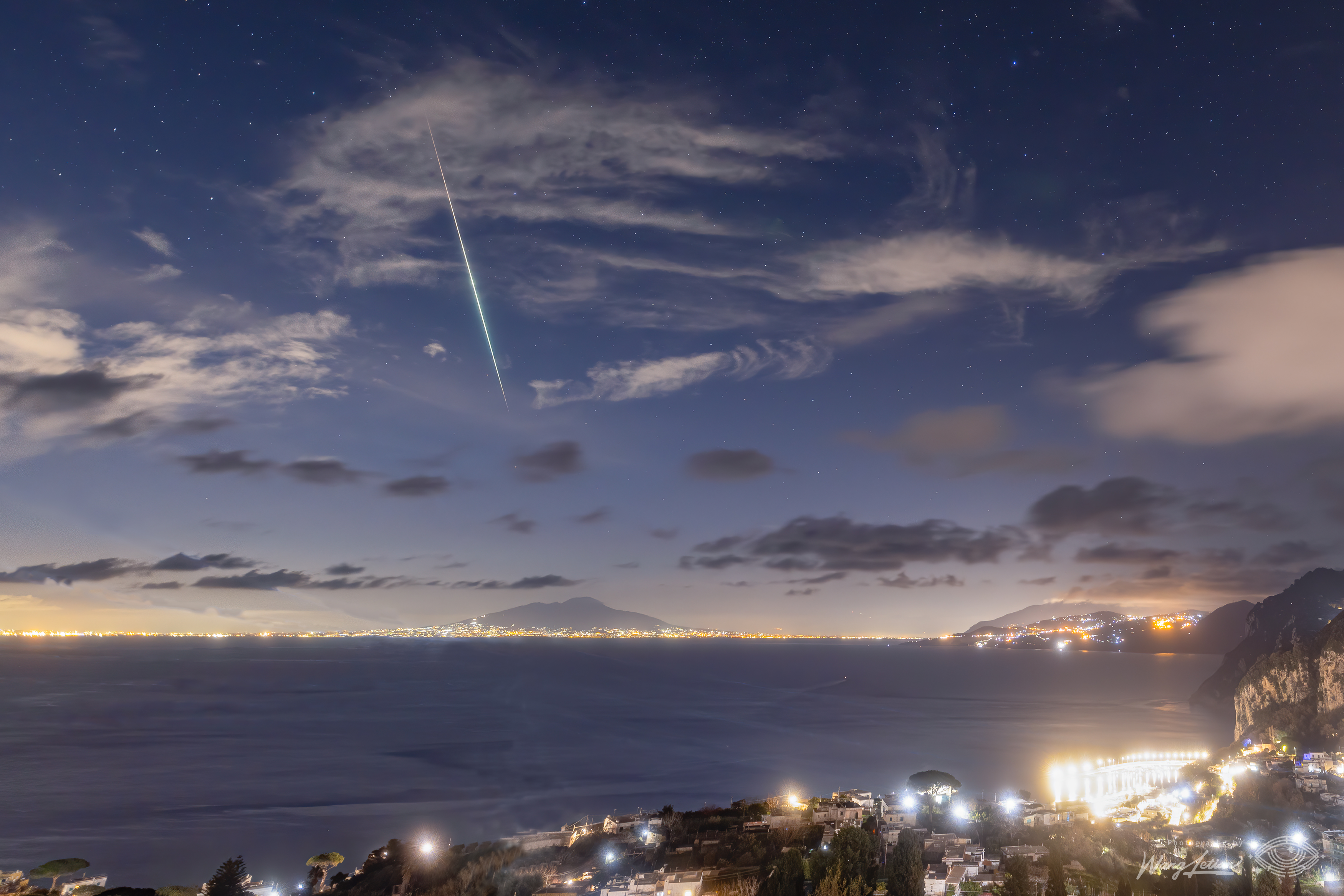 MeteorBayofNaples_V2.jpg