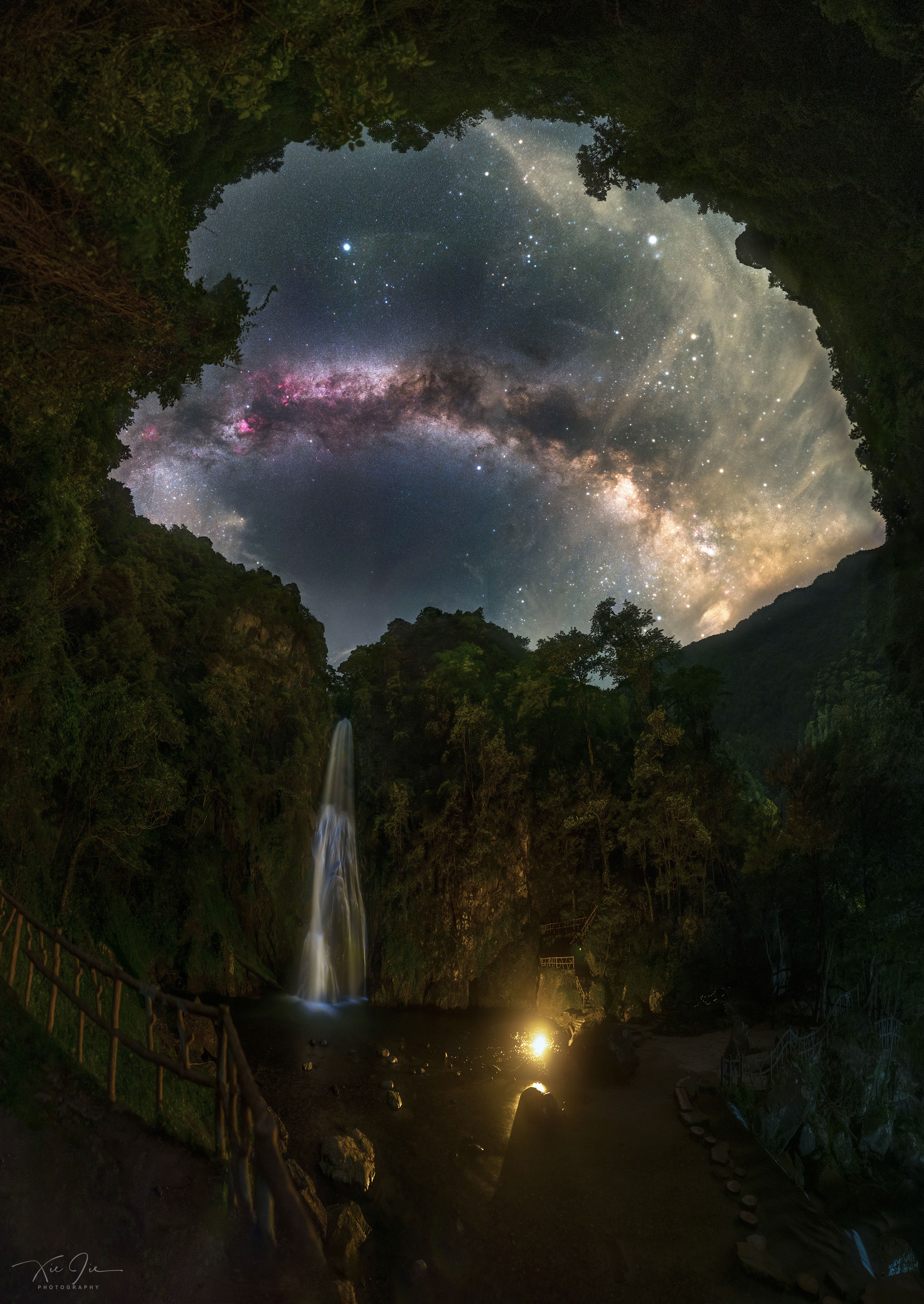 MilkyWayWaterfall_XieJie_2500.jpg