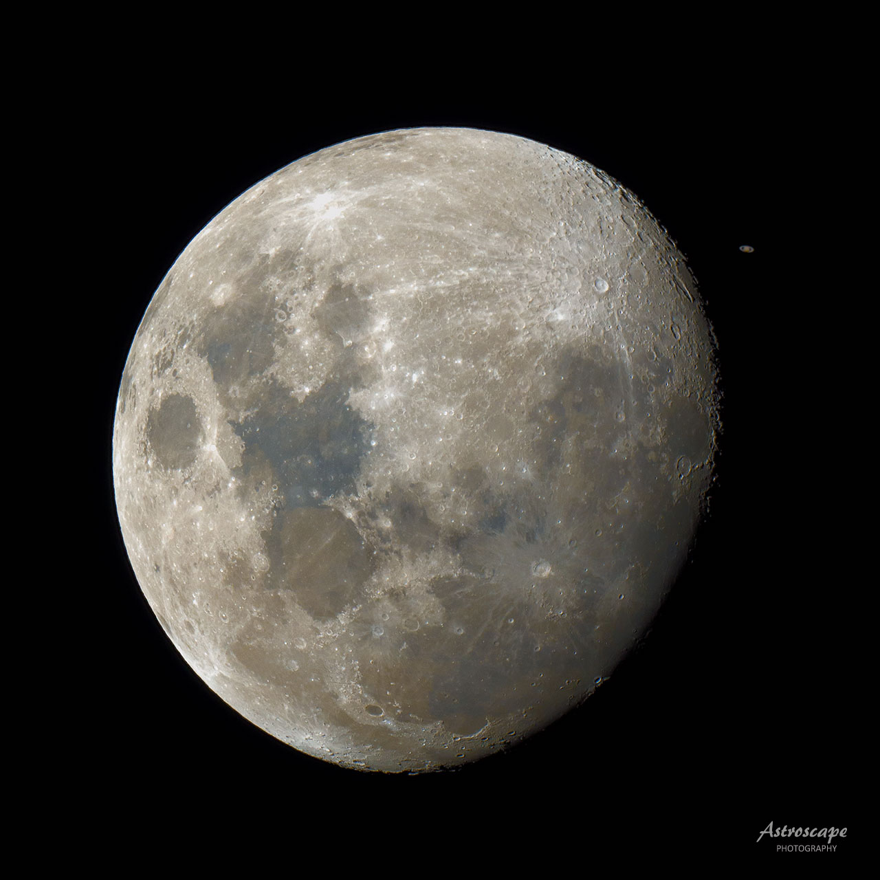 MoonSaturn_Patonai_1280.jpg