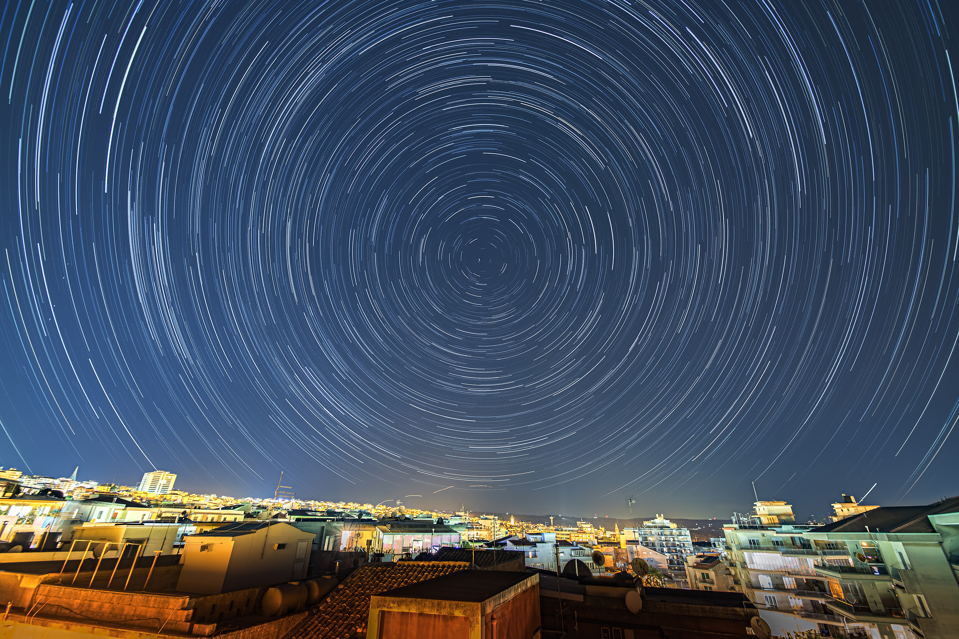 STARTRAILRAGUSA14_03_2020_14mm3120px.jpg