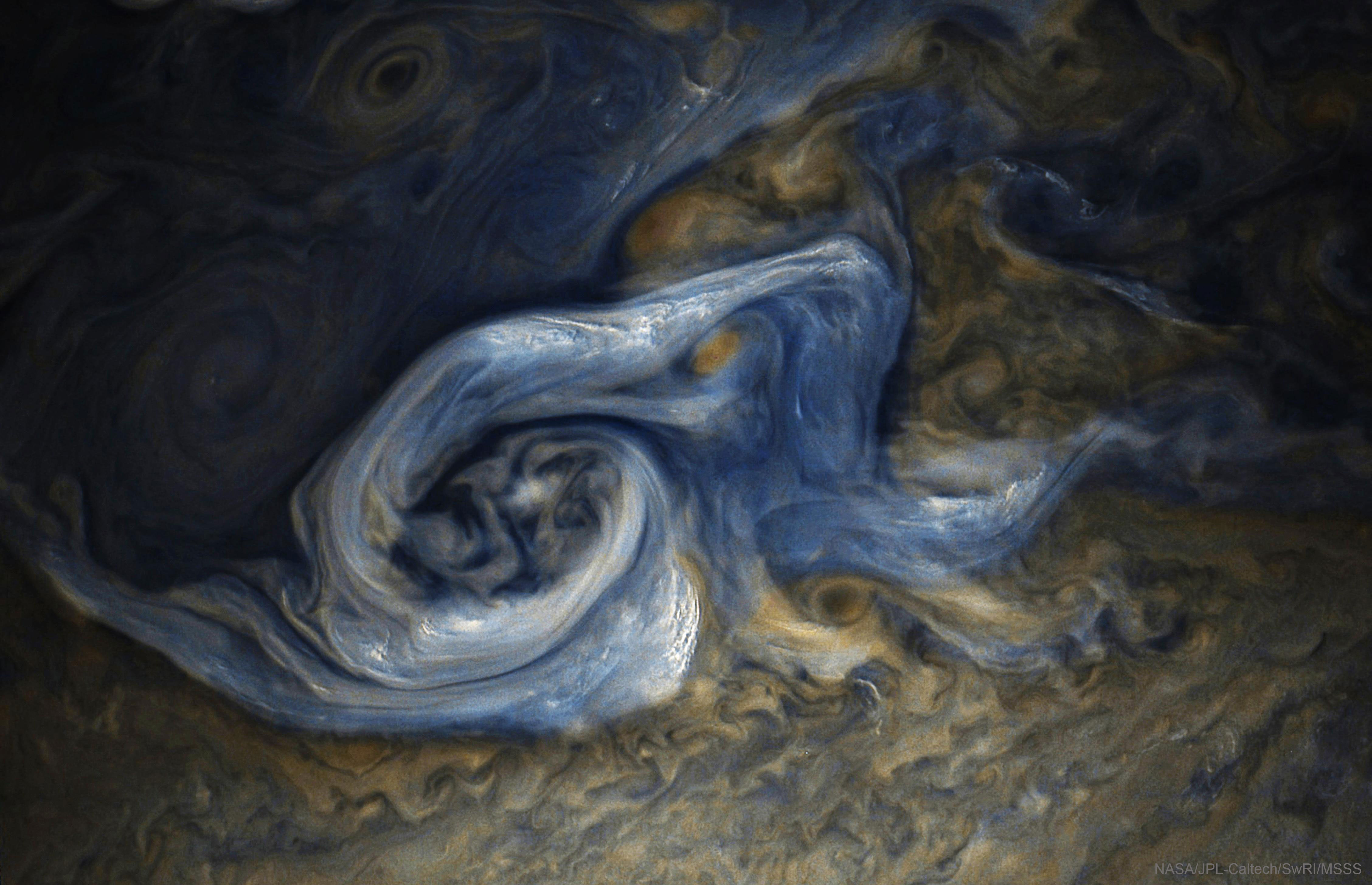 SpiralCloud_Juno_4512.jpg