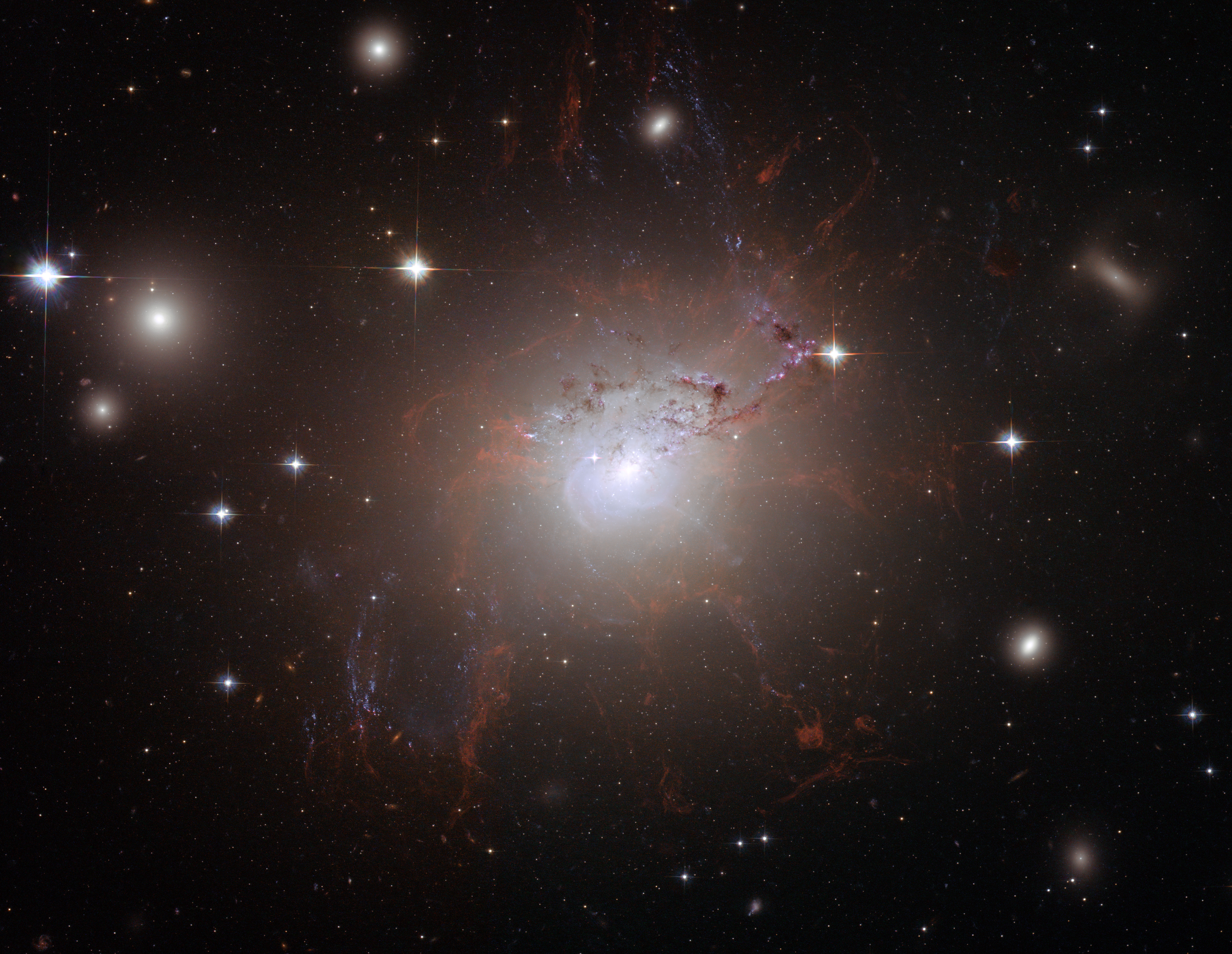 ngc1275_heic0817a.jpg