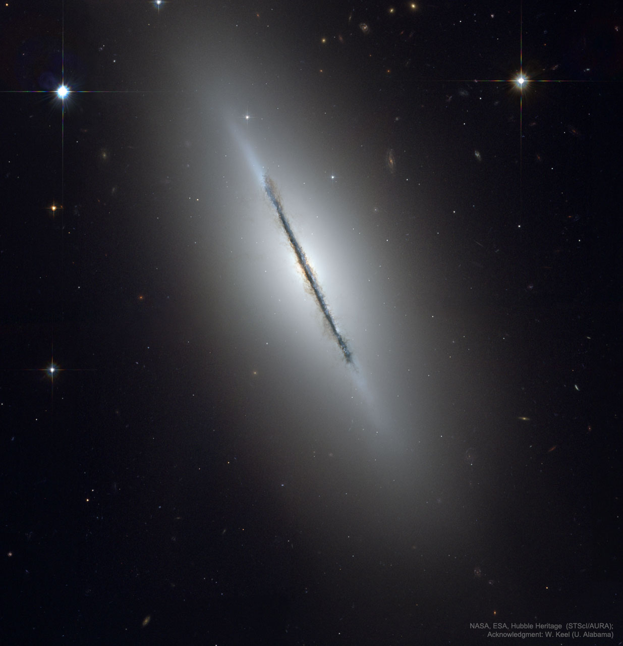 ngc5866_hst_1235.jpg