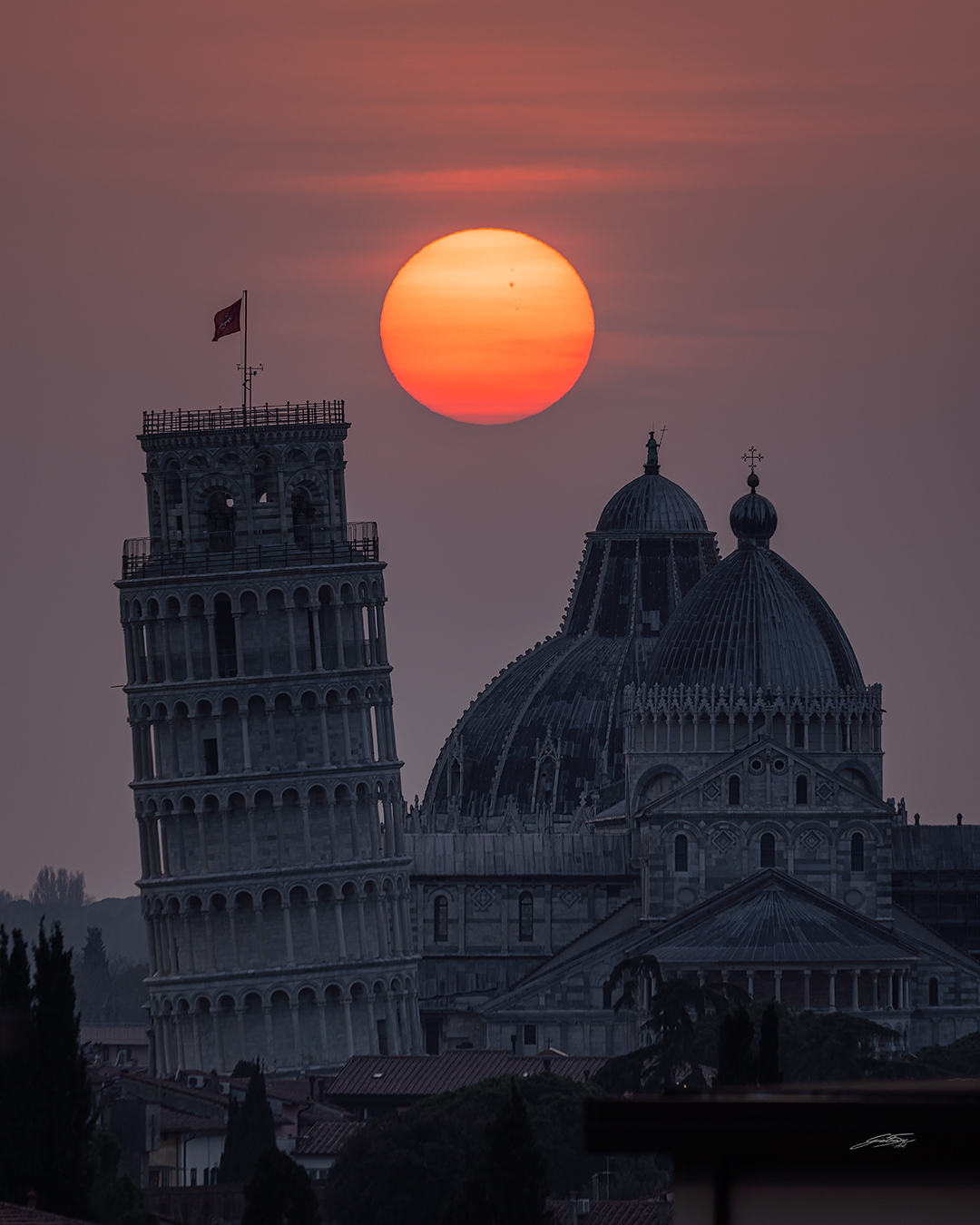 sunspotsleaningtowerofpisa.jpg